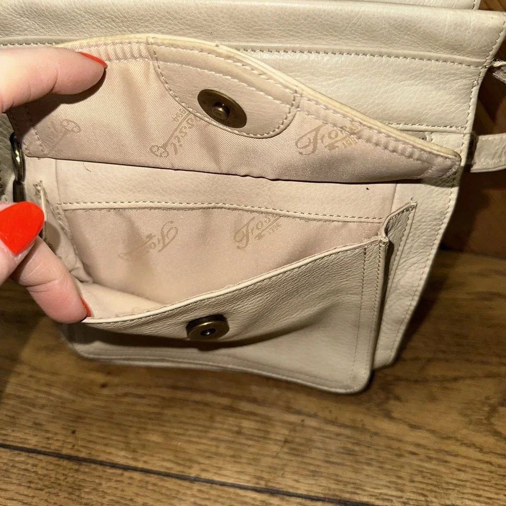 90's Y2K‎ Fossil Cream Pebbled Leather Crossbody Purse Bag | 75082 - Picture 4 of 10